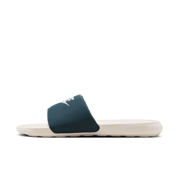 NIKE VICTORI ONE SLIDE