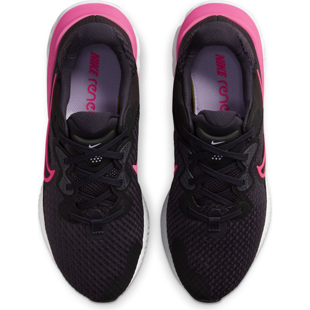 nike running renew arena trainers in pink