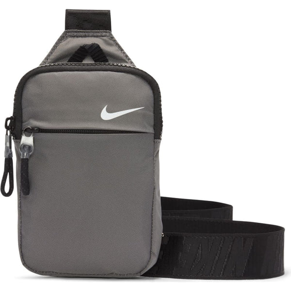 NK SPRTSWR ESNTL CRSSBDY-SM MT